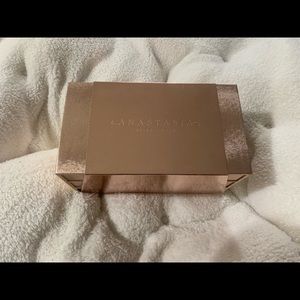 Anastasia Beverly Hills Vault Box